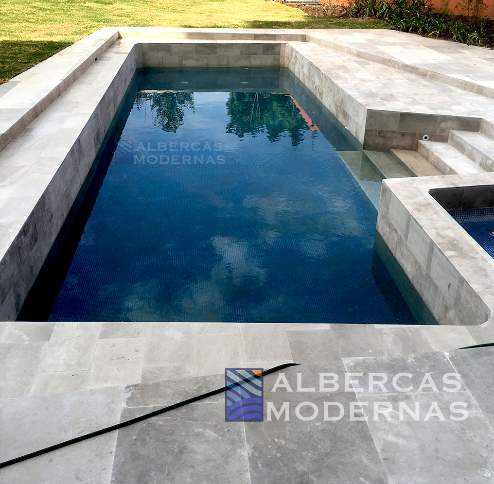 Alberca Moderna Select con andadores de mármol